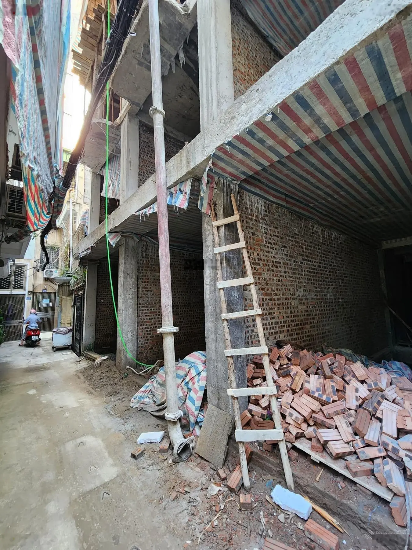 Bán nhà đẹp 5 tầng xây mới ngõ 129 đường Nguyễn Trãi, Thanh Xuân. DT: 36m2 ngõ ba gác phi, gần phố