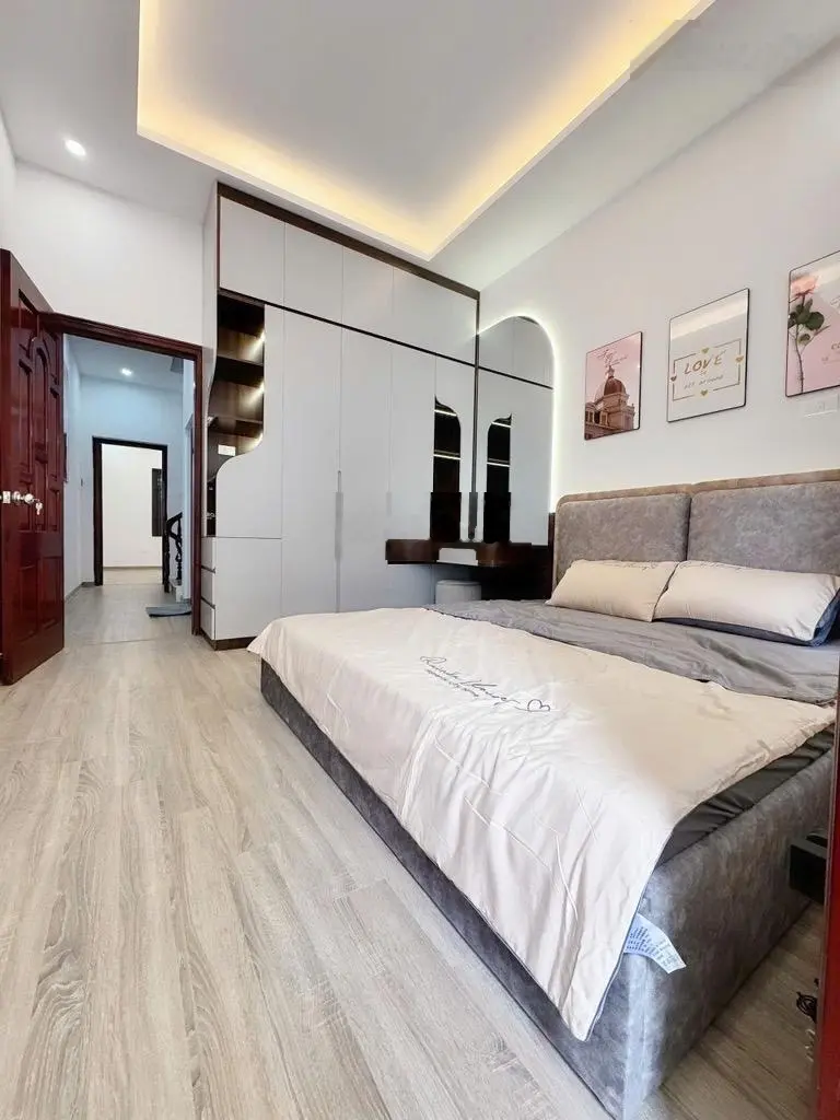 Rẻ nhất khu vực chỉ hơn 100tr/m nhà phố định công. Phải thật nhanh mới kịp