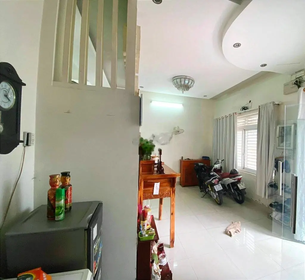 Căn góc 2 mặt tiền Hoàng Diệu 2, 3 tầng, vào ở ngay, còn thương lượng