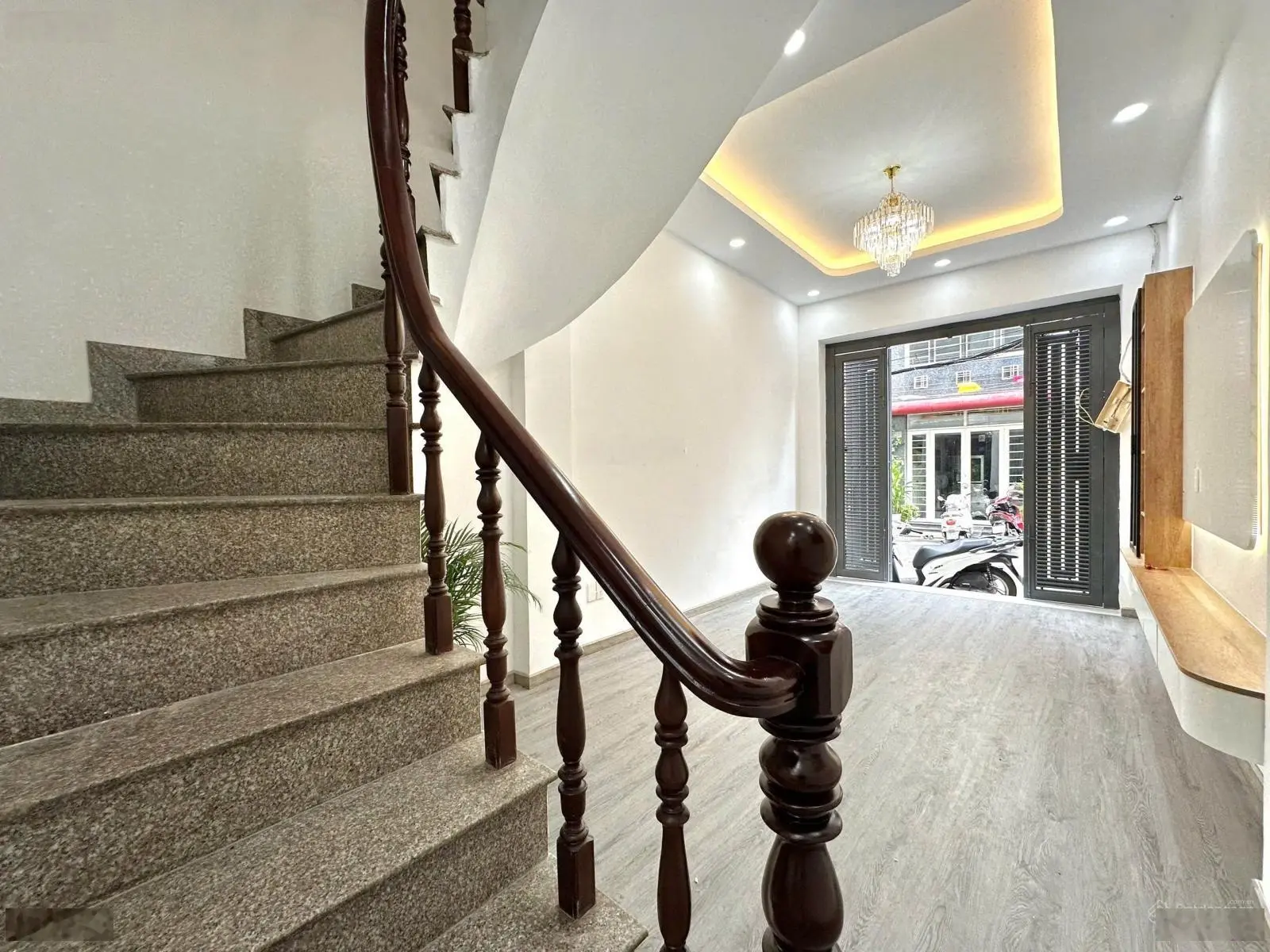 Bán nhà HXH 8m Huỳnh Văn Bánh Phú Nhuận, 4 tầng ST, 3.5x10m, 4PN, full nội thất, giá chỉ 9,5 tỷ TL