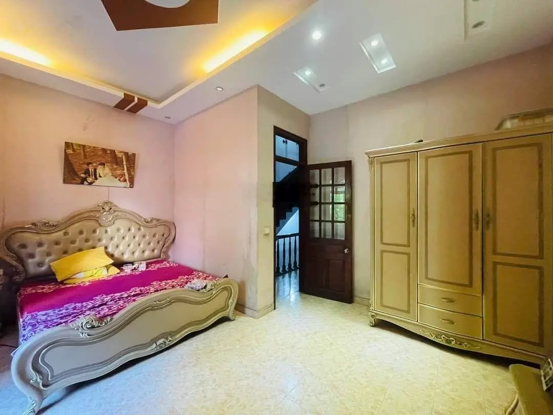Bán Gấp nhà Đường 800A cầu giấy 123m2 x 4 tầng mặt tiền hơn 6m ngõ ô tô tránh khu phân lô víp