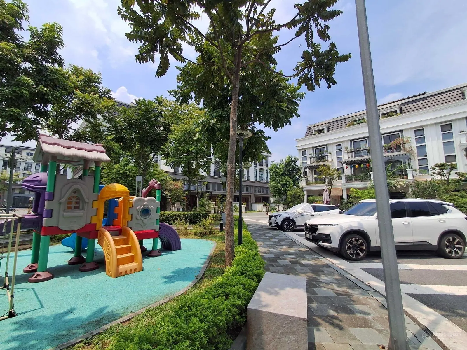 Chính chủ Bán Biệt thự LK khu ĐTM Hà Nội Garden city, Thạch Bàn, Long Biên. DT161m2, MT5.2m, 24 tỷ.