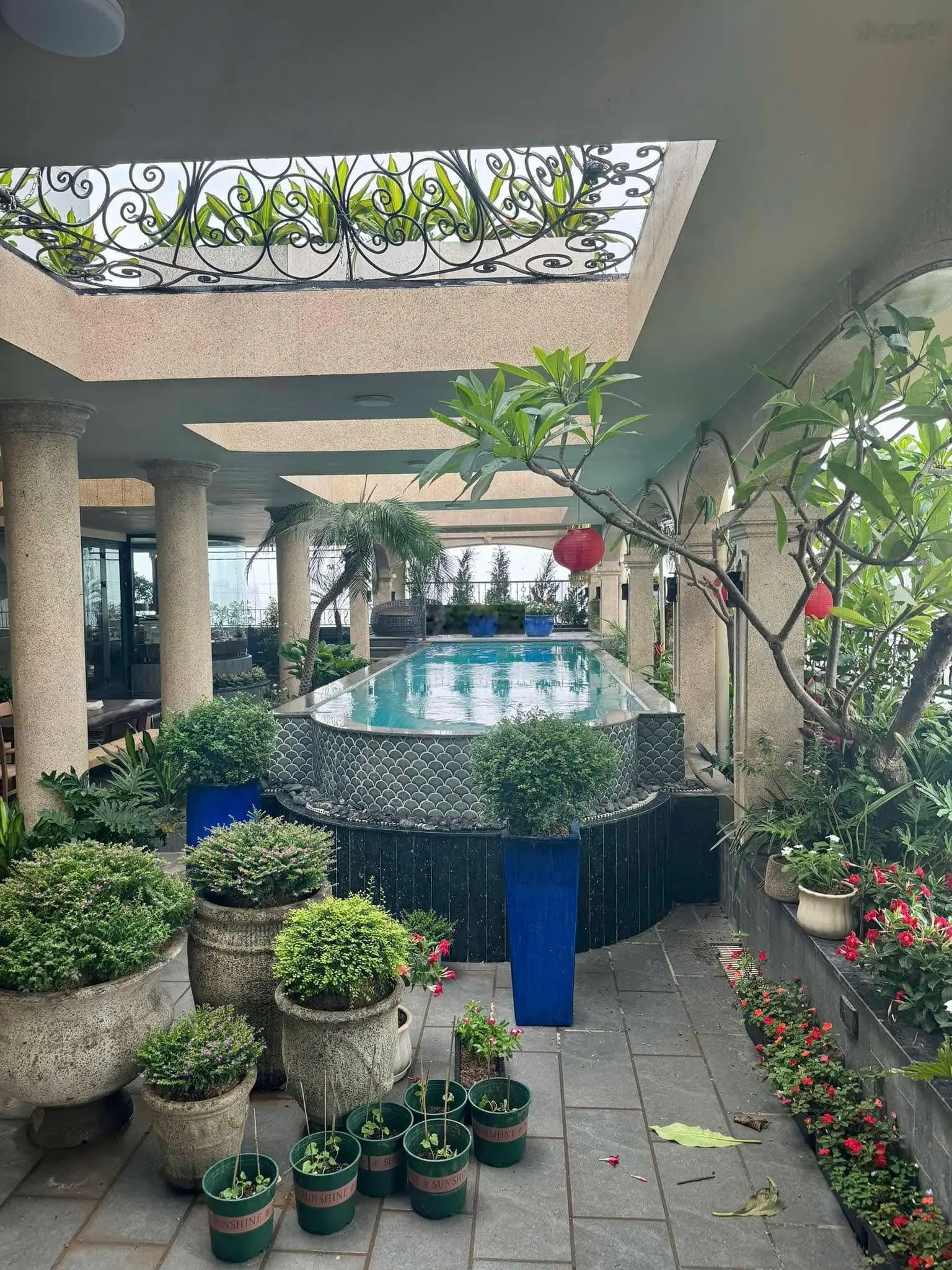 Bán penhouse minh khai, 560m2, 4/5 ngủ, hướng đông nam, bể bơi, view thành phố, siêu đẹp!