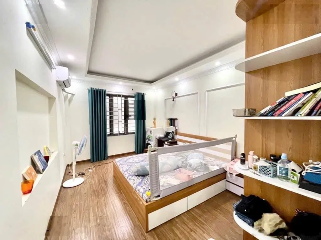 Bán nhà Quang Trung 40m2, 1 nhà ra ô tô tránh, sát vách trường cấp 3 Quang Trung, nhà đẹp ở ngay