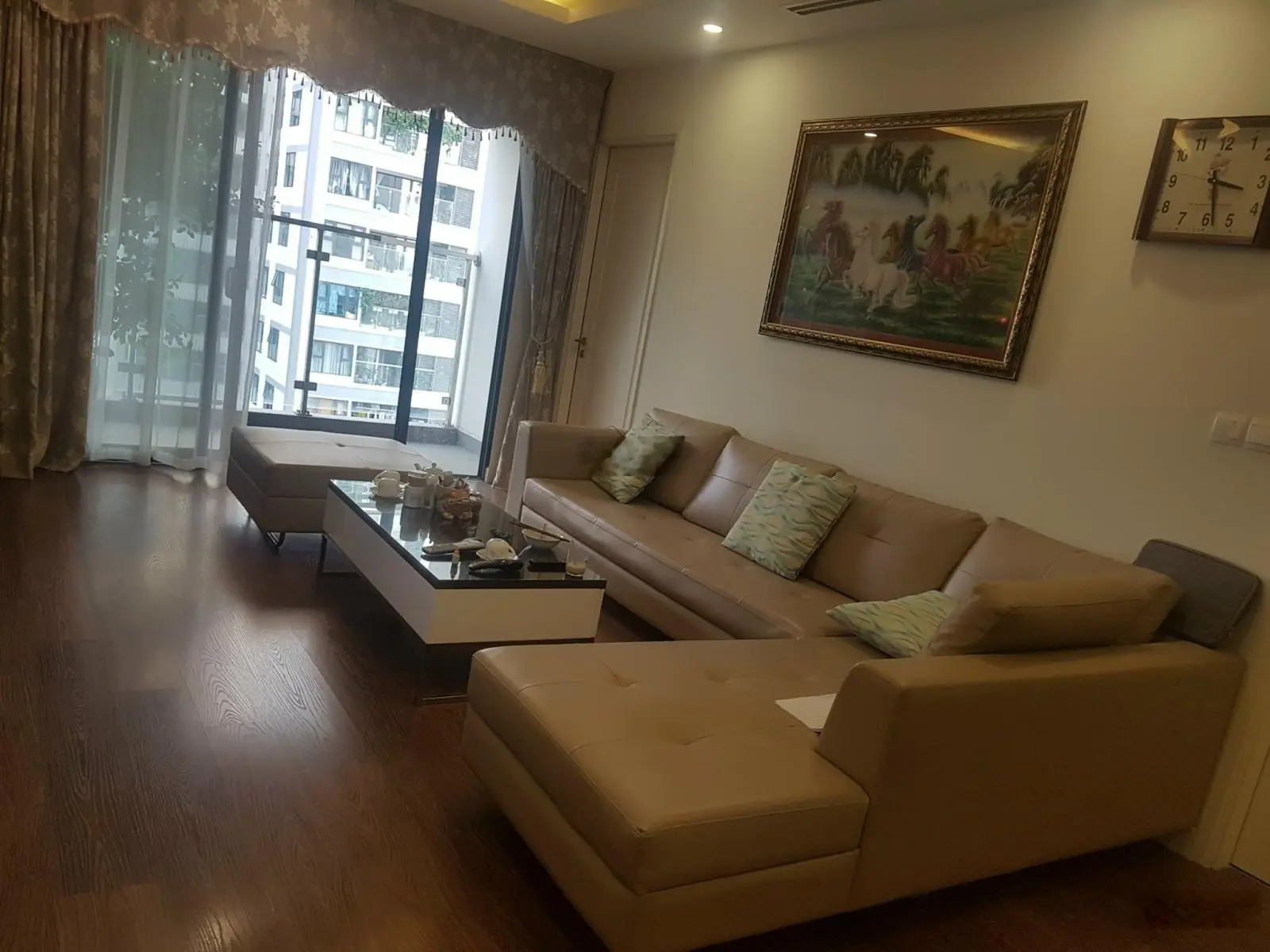 Gia đình cần bán căn 3 phòngngủ Imperia Garden tọa lạc trên đường Nguyễn Tuân giao thông thuận tiện
