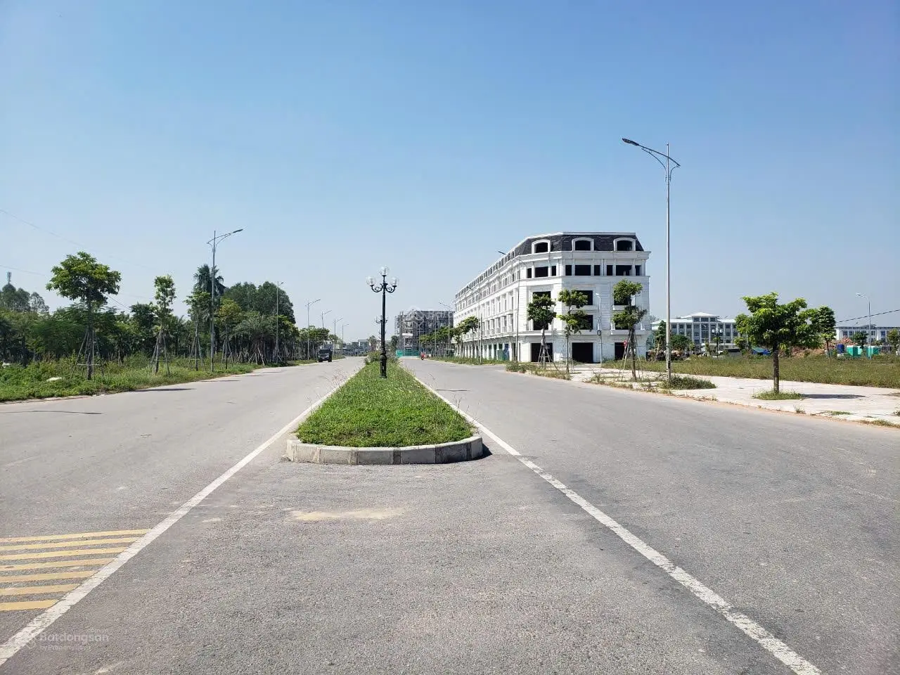 Ra hàng lô đất 105m2, mặt tiền 7m, cách TTTM Aeon Mall Bắc Giang 200m