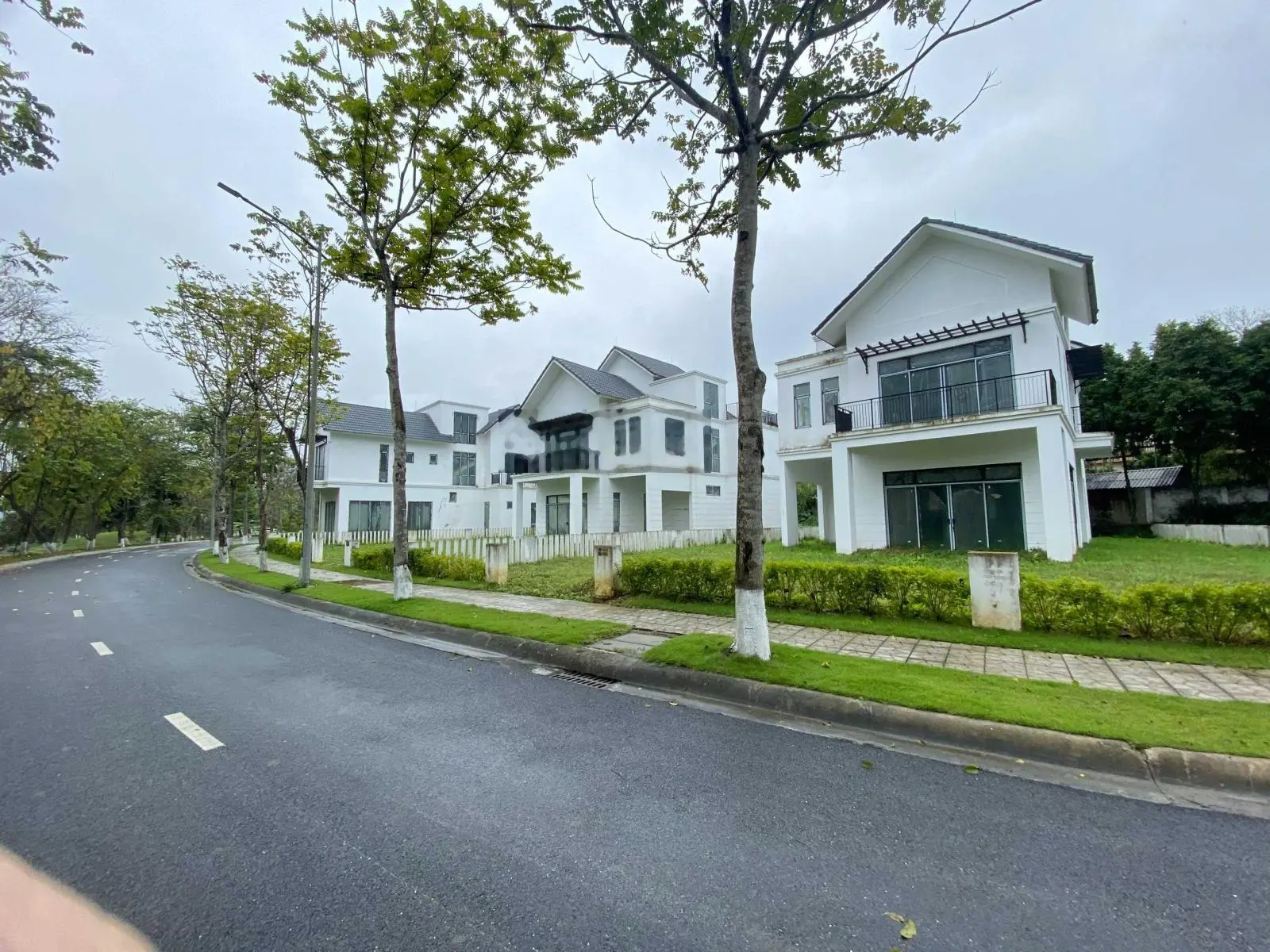 Chính chủ bán căn 300m2 khu B Xanh Villas, giá 14,8 tỷ BAO PHÍ, vị trí đẹp, không lỗi lầm gì