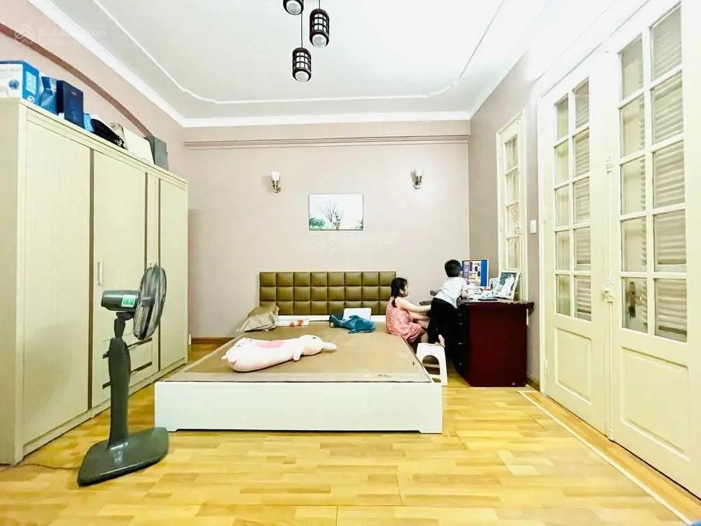 Bán Nhà Riêng - ngõ 663 Trương Định - Hoàng Mai ô tô 4 chỗ vào nhà - kinh doanh -dân cư đông đúc