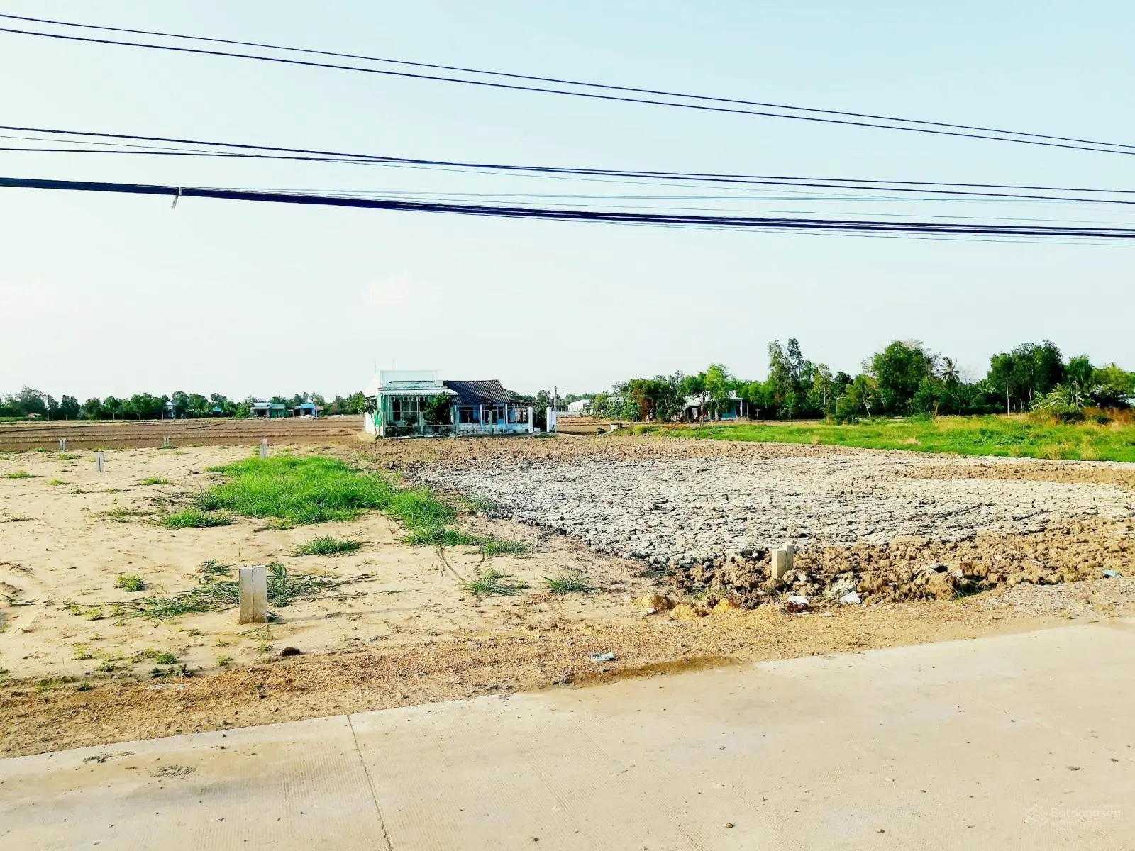Chủ bán gấp lô đất thổ 240m2 mặt tiền đường Trần Văn Nghĩa 9m, giá rẻ hơn xung quanh 15%