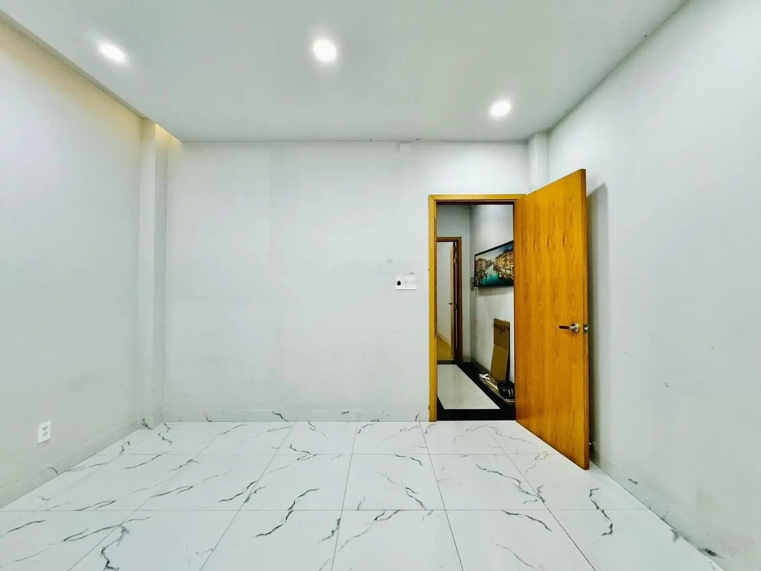 Kẹt tiền bán gấp nhà Trần Quang Diệu Q3. DT 71,76m2/4tỷ280 gần chợ Nguyễn Văn Trỗi cho thuê 36 tr
