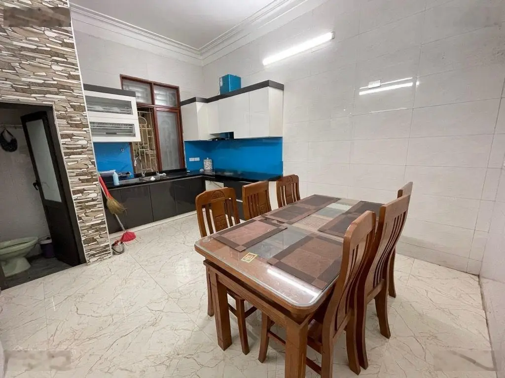 Bán nhà 5 tầng DT 38m2 MT 4m trung tâm Thạch Bàn Long Biên, nhà đẹp - dân xây - ô chờ thang máy