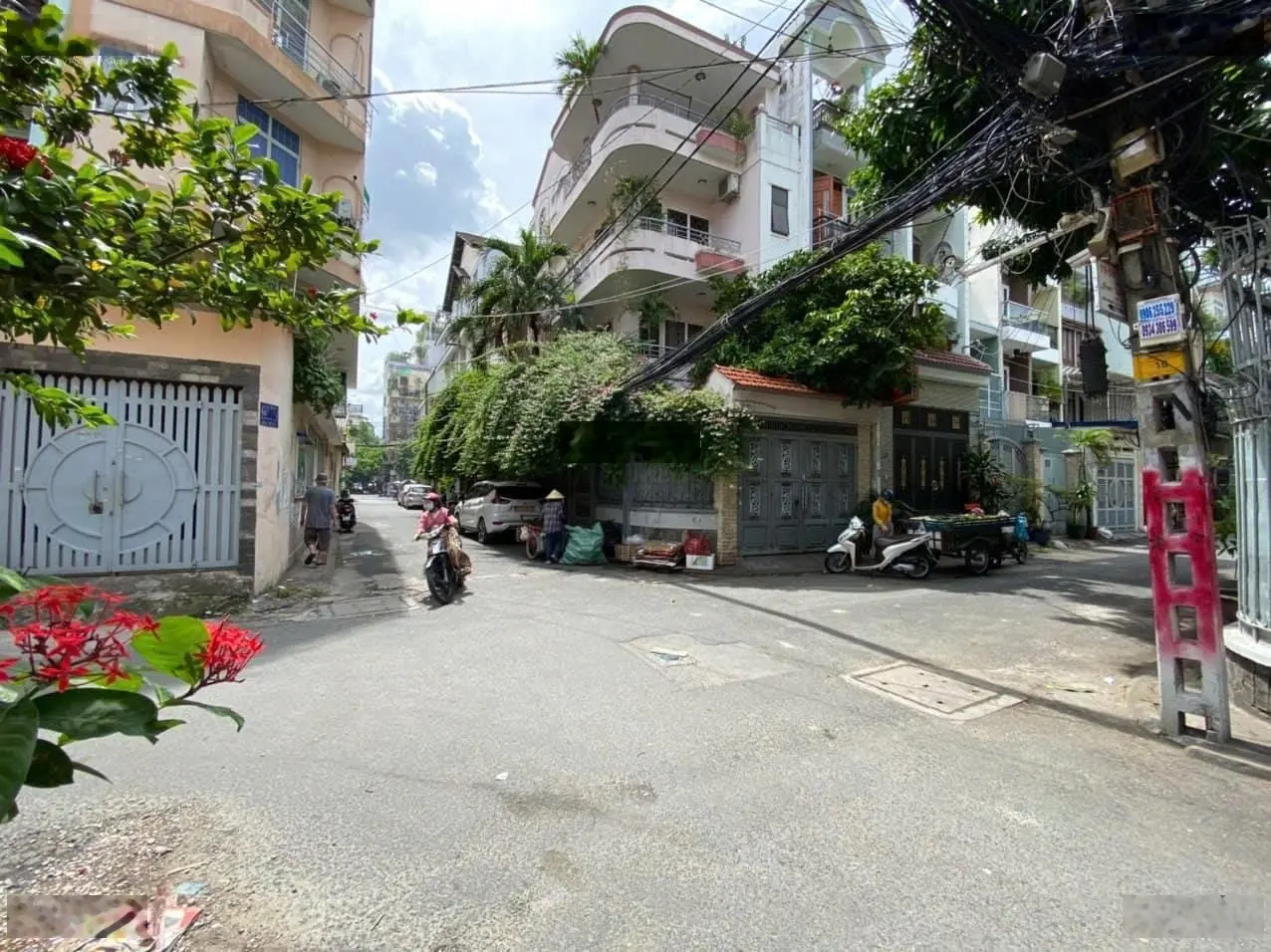 Bán gấp nhà hẻm xe hơi 8m vip Võ Oanh 4.2X 13(D3 cũ) P. 25 Bình Thạnh, , 3 tầng.