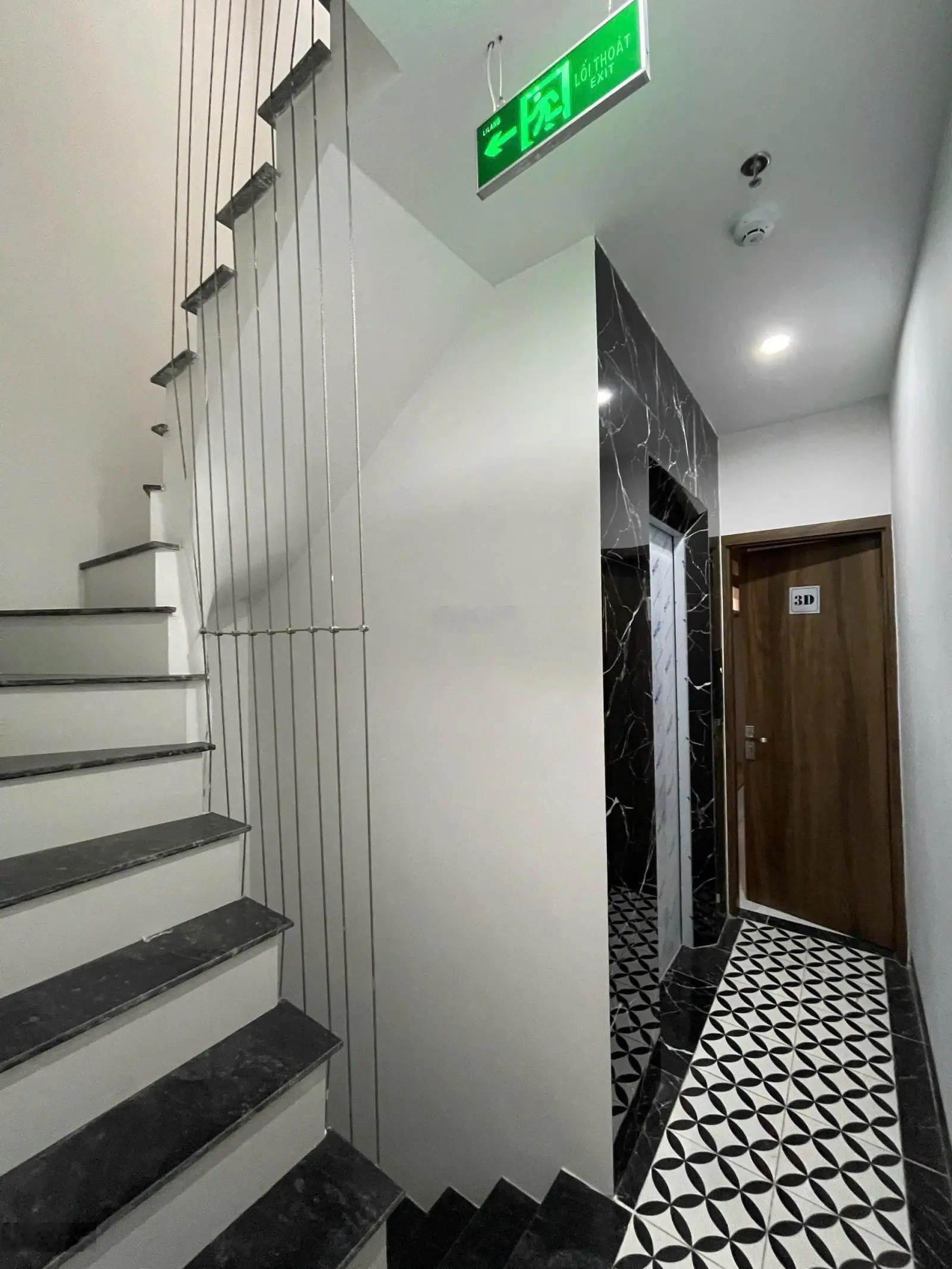 Chính chủ bán căn hộ dịch vụ ở 44m2, 6 tầng, doanh thu 50tr/ tháng gần Bách Kinh Xây