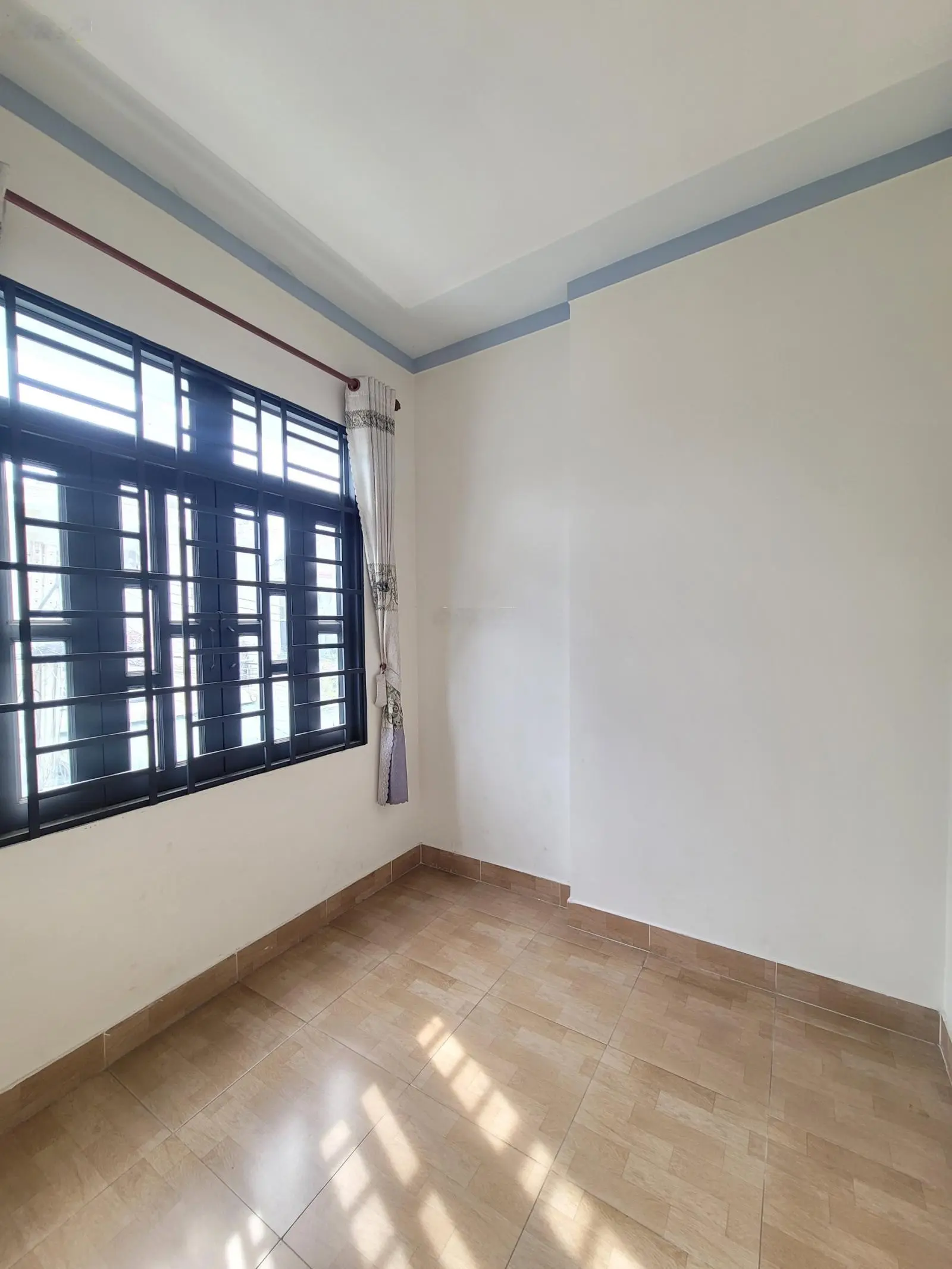 3 tỷ 750 Bán nhà 1 trệt 1 lầu 2 mặt tiền trước sau đường Hai Bà Trưng 100m P.Tân Đông Hiệp TP.Dĩ An