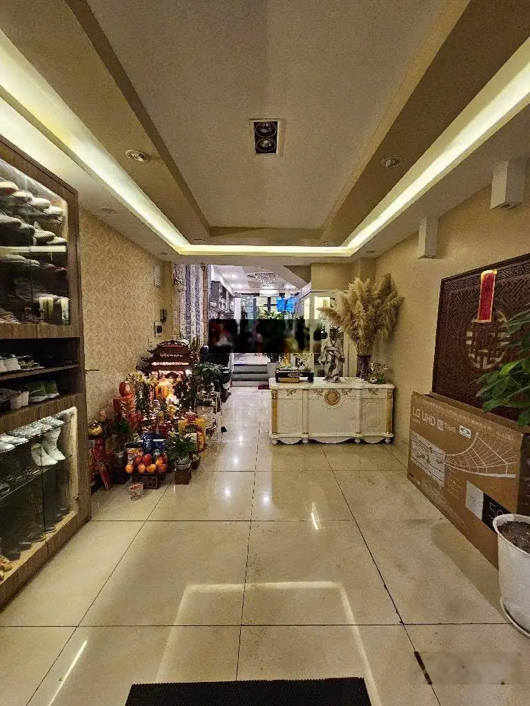 Nhà đẹp quận Hoàn Kiếm cách ô tô chỉ 50m khu vực vip giá chỉ 12.9 tỷ tiện ích xung quanh