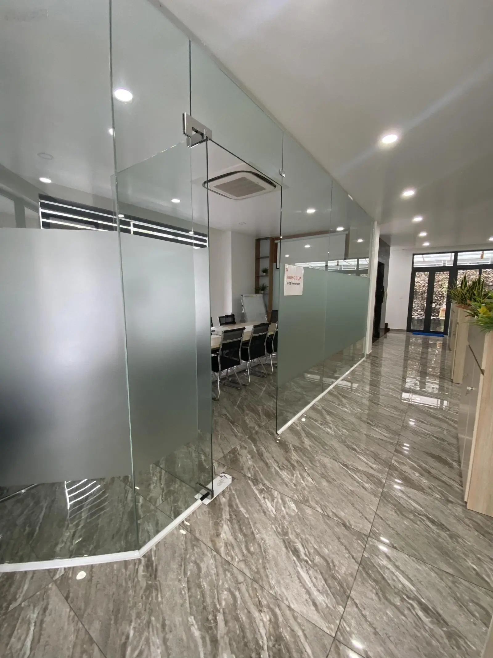 Bán nhà mặt phố giá ưu đãi tại đường Cách Mạng Tháng Tám, 28,5 tỷ, 105m2, 7 tầng thang máy