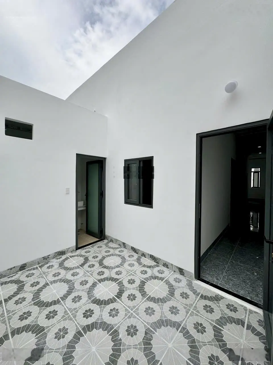 Bán nhà phố liền kề phường Hoá An diệt tích 5x20m nhà 1 lầu 1 trệt sân xe hơi đường 8m giá 3tỷ600tr