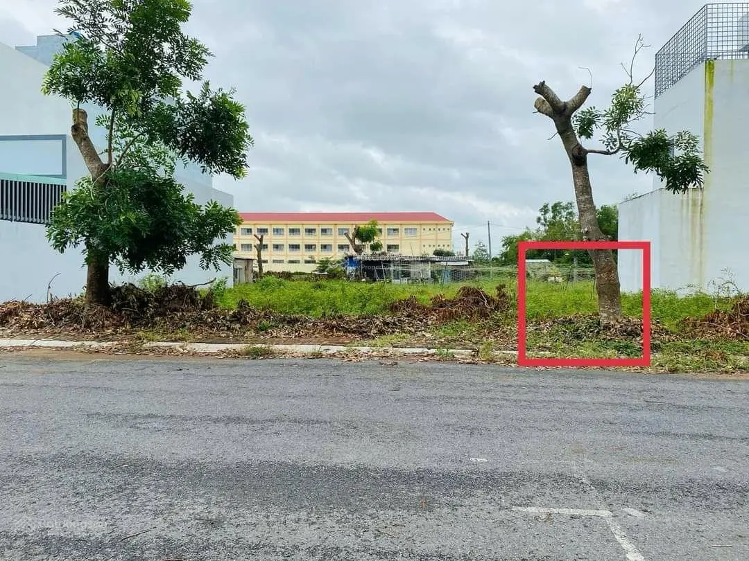 Cần bán nhanh 80m2 đất Đ. Duy Tân kế TTKSBT Bạc Liêu giá 800tr 5phut duy chuyển đến nhà Công Tử BL