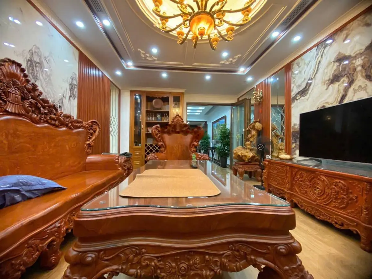 Bán nhà Bát Khối, Tư Đình Long Biên 80m2 6 tầng gara 2 ô tô, thang máy vỉa hè kinh doanh chỉ 21 tỷ