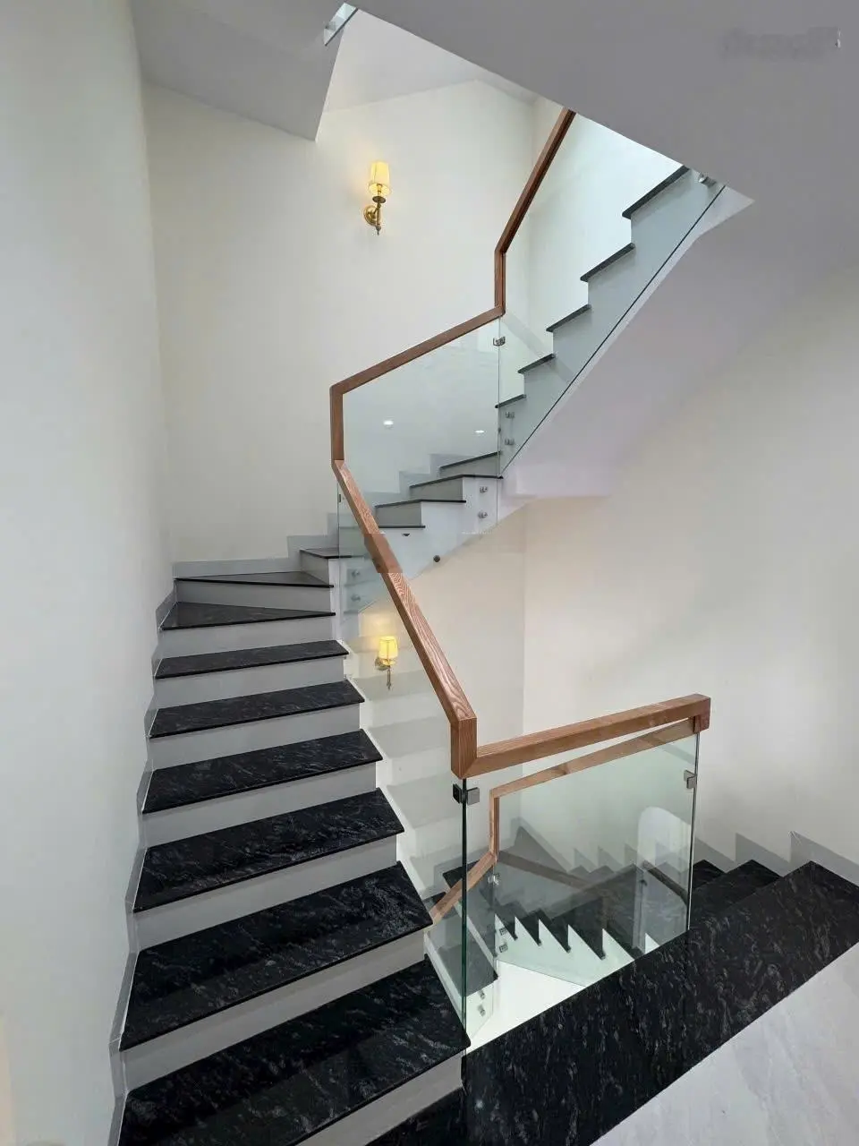 Nhà hẻm xe hơi sát mặt tiền đường số 11 phường Trường Thọ Thủ Đức, 78m2 đất, 1 trệt 3L, NT cao cấp