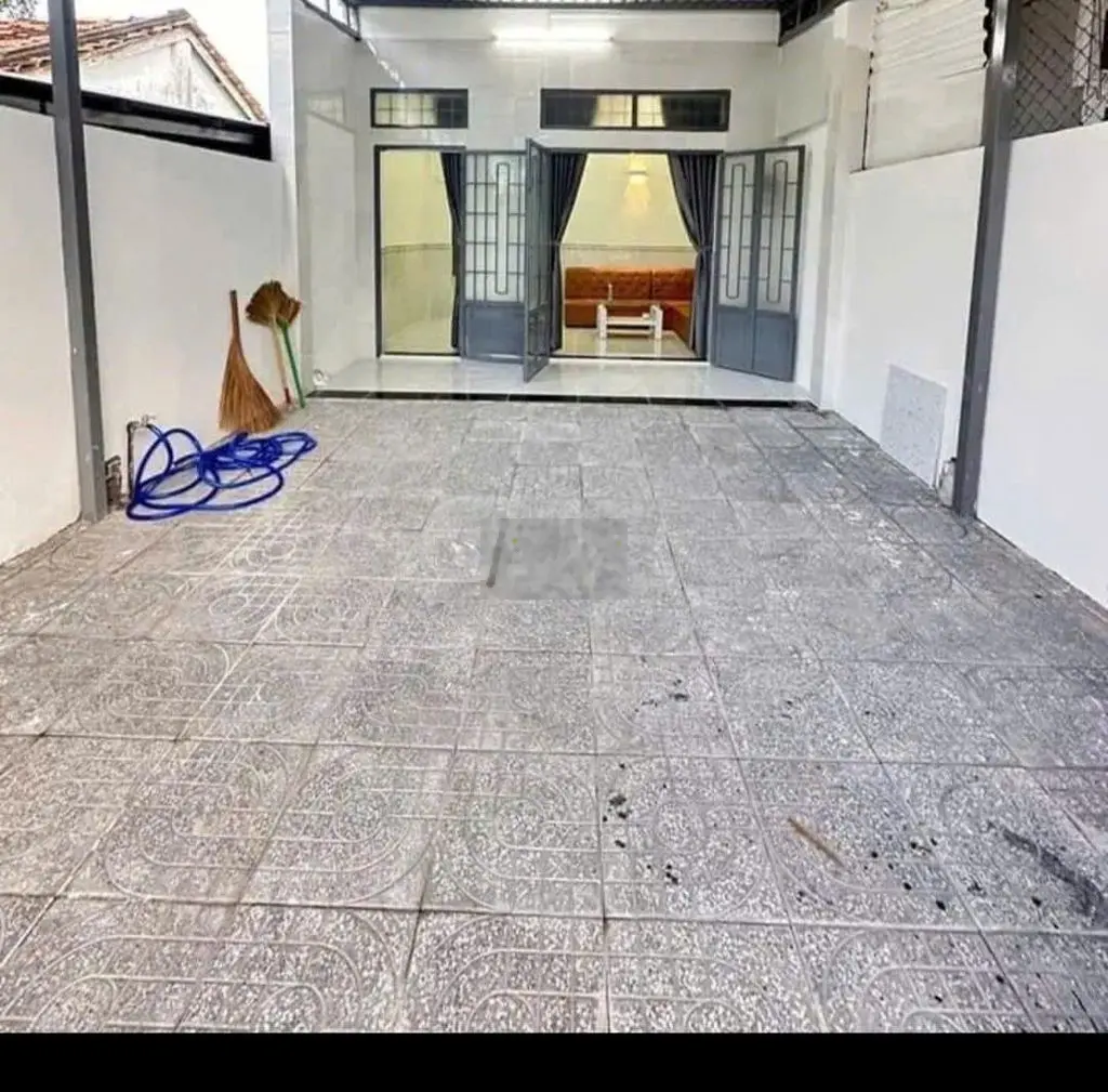 Nhà mặt tiền 85m 2 phòng ngủ đường Lê Hồng Phong Thị Trấn Long Điền