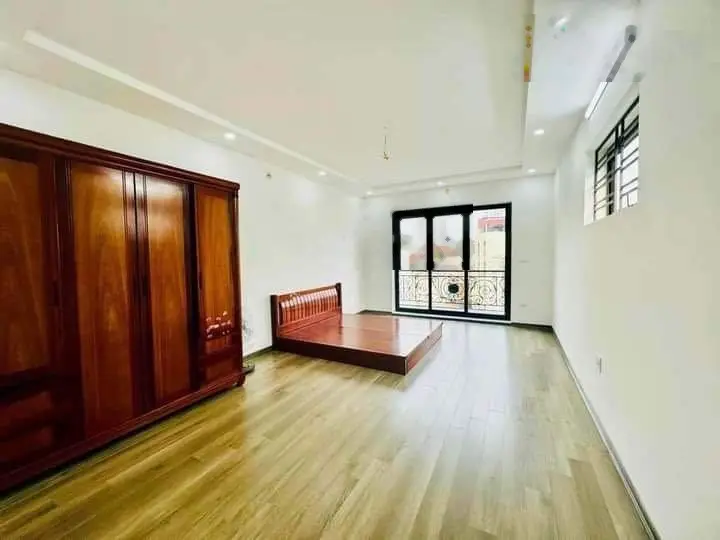 Cần bán nhà mặt ngõ Dương Văn Bé: 46/56m2, 5tầng, 4.4m mặt tiền. Thang máy