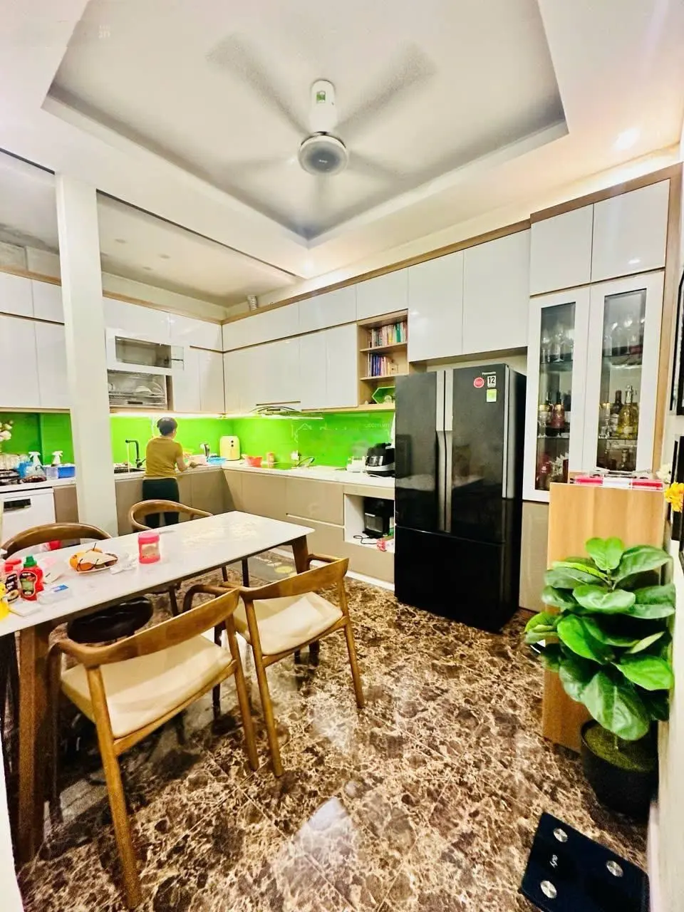 Bán nhà chính chủ đẹp - giá tốt tại hoàng hoa thám, 11.5 tỷ, 68m2 , sổ vuông đẹp