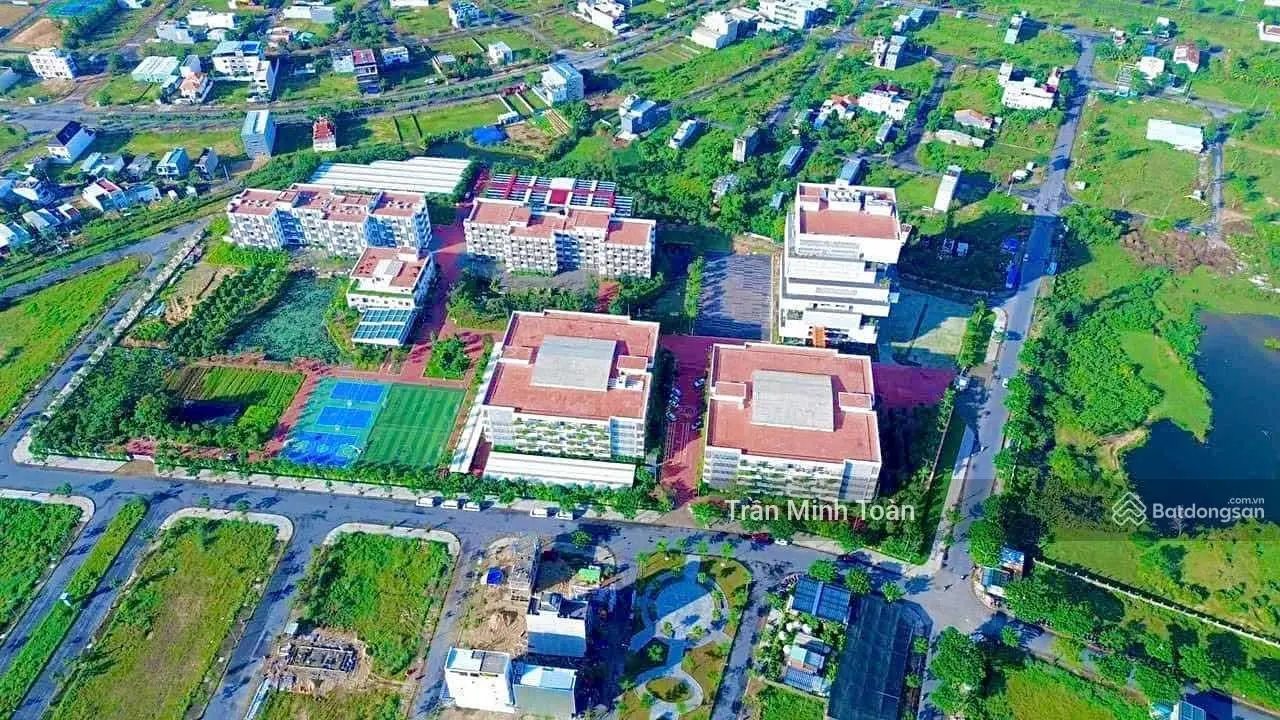 Chào bán lô kẹp vệt cây xanh sau nhà, khu 1B sát trường FPT