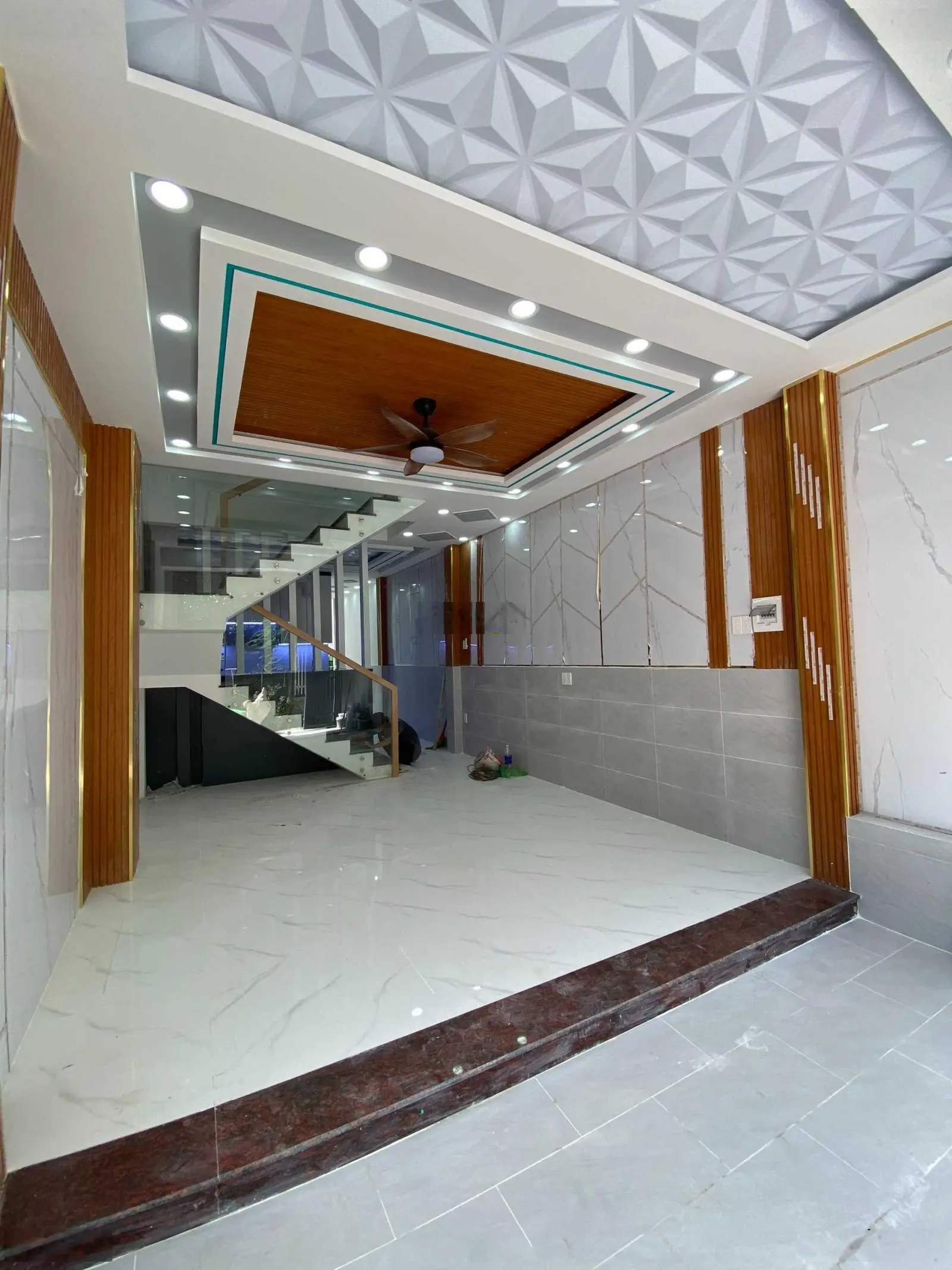 Bán nhà 2 tầng 4x16m sổ riêng gần Uỷ ban Xuân thới Đông