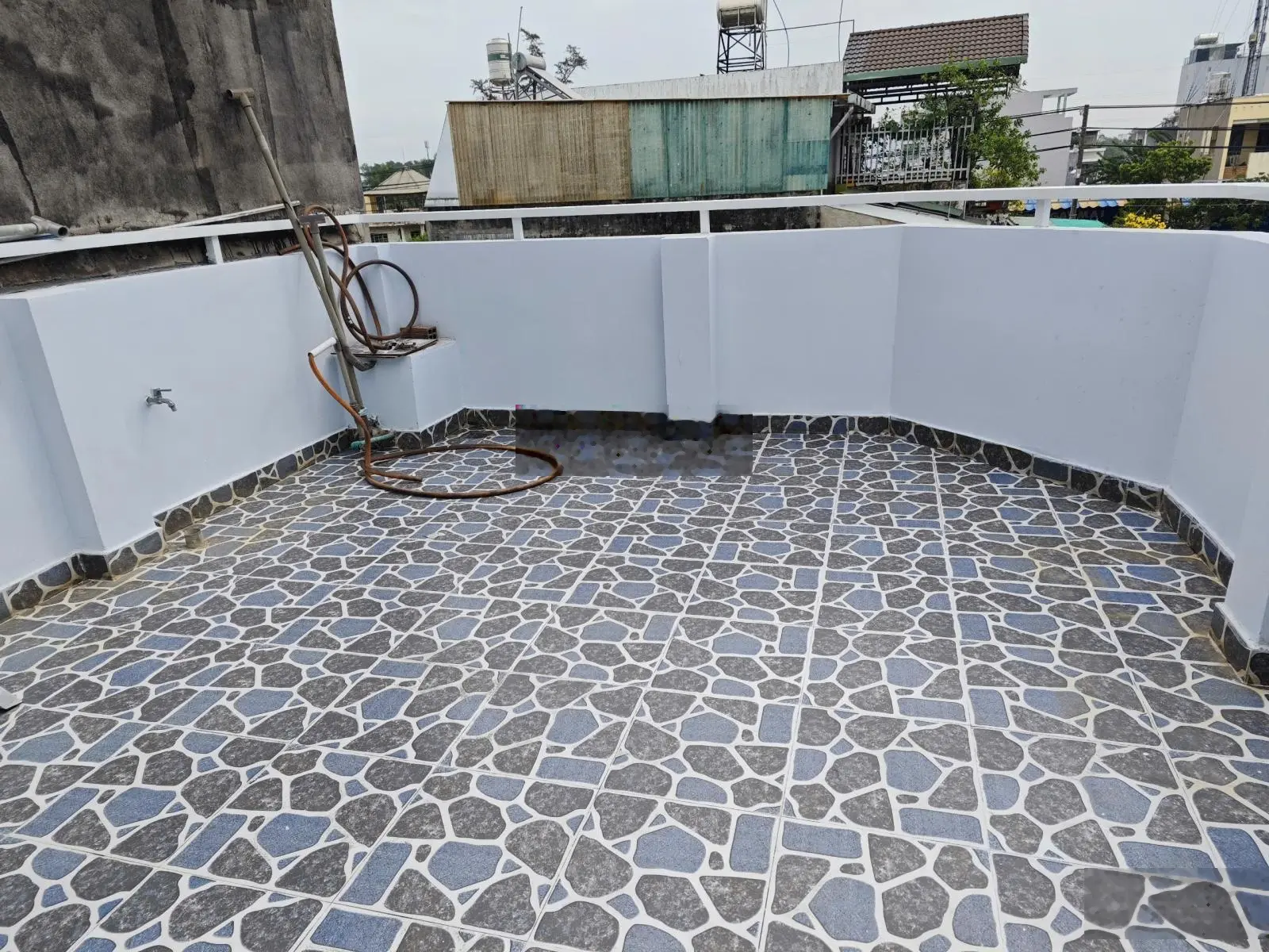 Cần bán gấp nhà 1 trệt 2 lầu, 2MT hẻm xe hơi đường Gò Cát, Phú Hữu, DT 58m2/4.25 tỷ TL