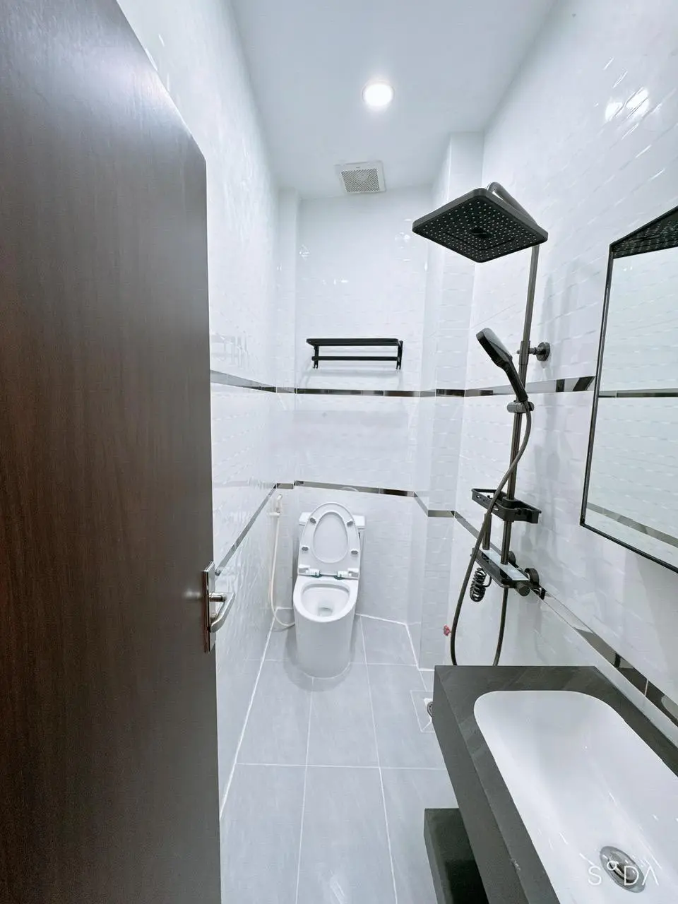 Bán nhà riêng giá siêu hời tại Hàn Hải Nguyên, 8,9 tỷ, 56m2, 7PN, 7WC, 4 tầng, Q11, HCM