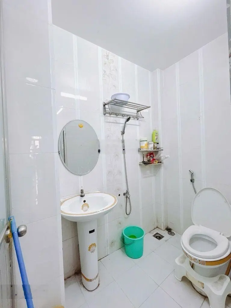 Xe hơi đậu trong nhà 4 tầng btct 60m2- 4,4*14- huỳnh tấn phát q7- chỉ nhĩnh 6 tỉ còn