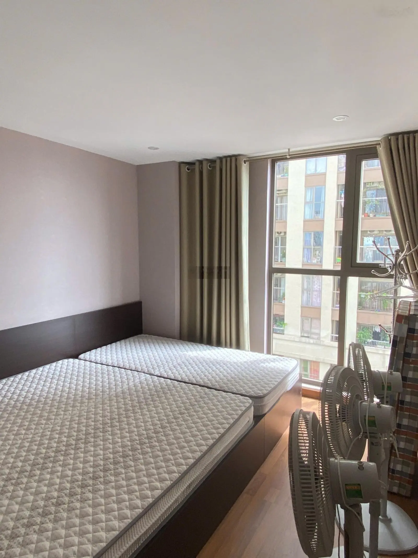 Bán căn hộ chung cư CC Home City Trung Kính, tầng 19 tòa V1. 100 m2 3 ngủ 2 wc. Giá 7,8 tỷ