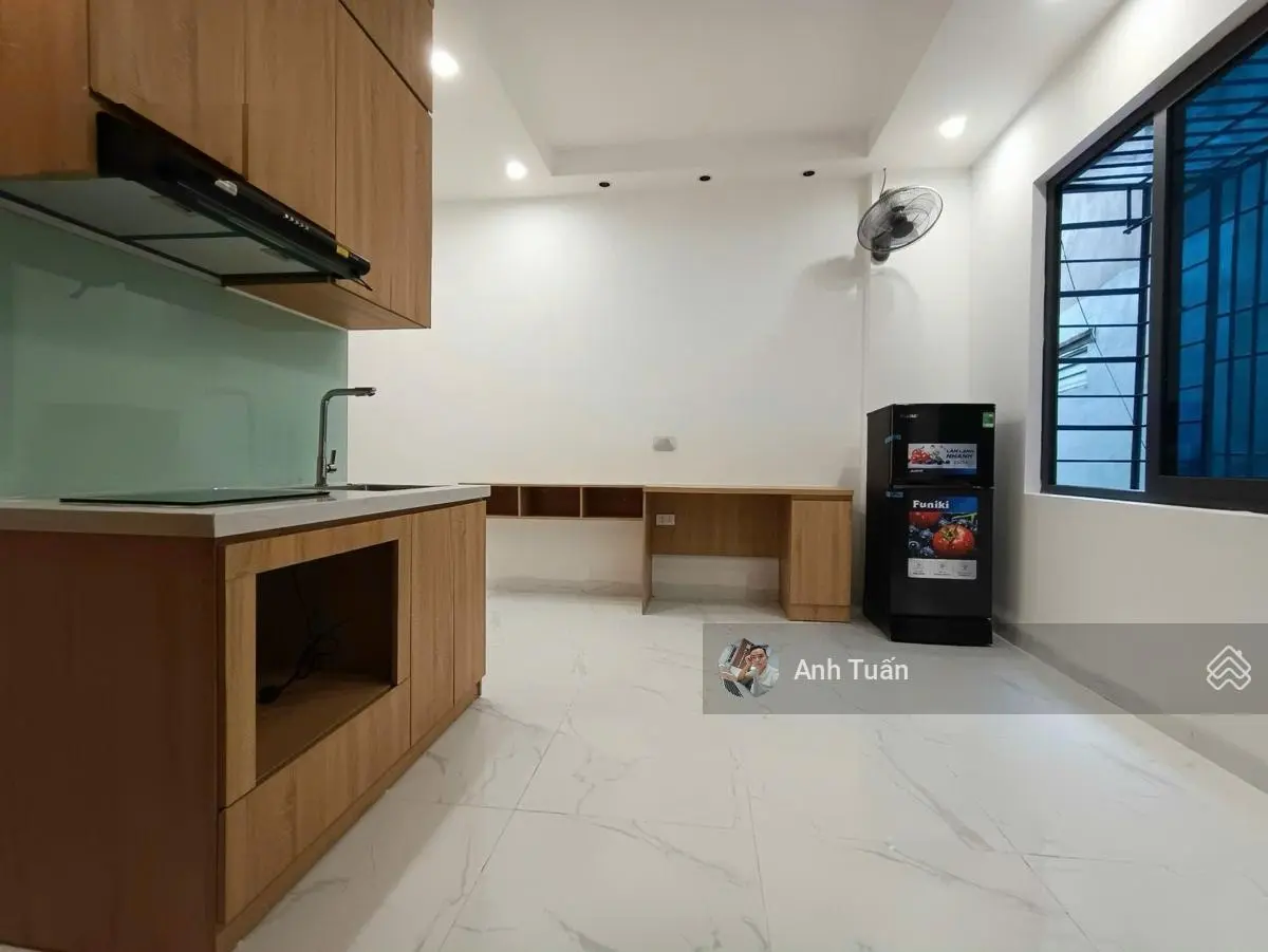 Bán căn hộ 2PN - Full nội thất - Gần Hồ Tây - Ô tô đỗ cửa