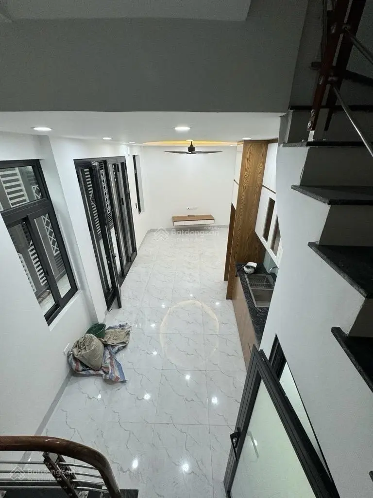 Nhà đẹp 5 tầng phúc lợi, 2 thoáng, gần ô tô tránh, giá 4.1 tỷ