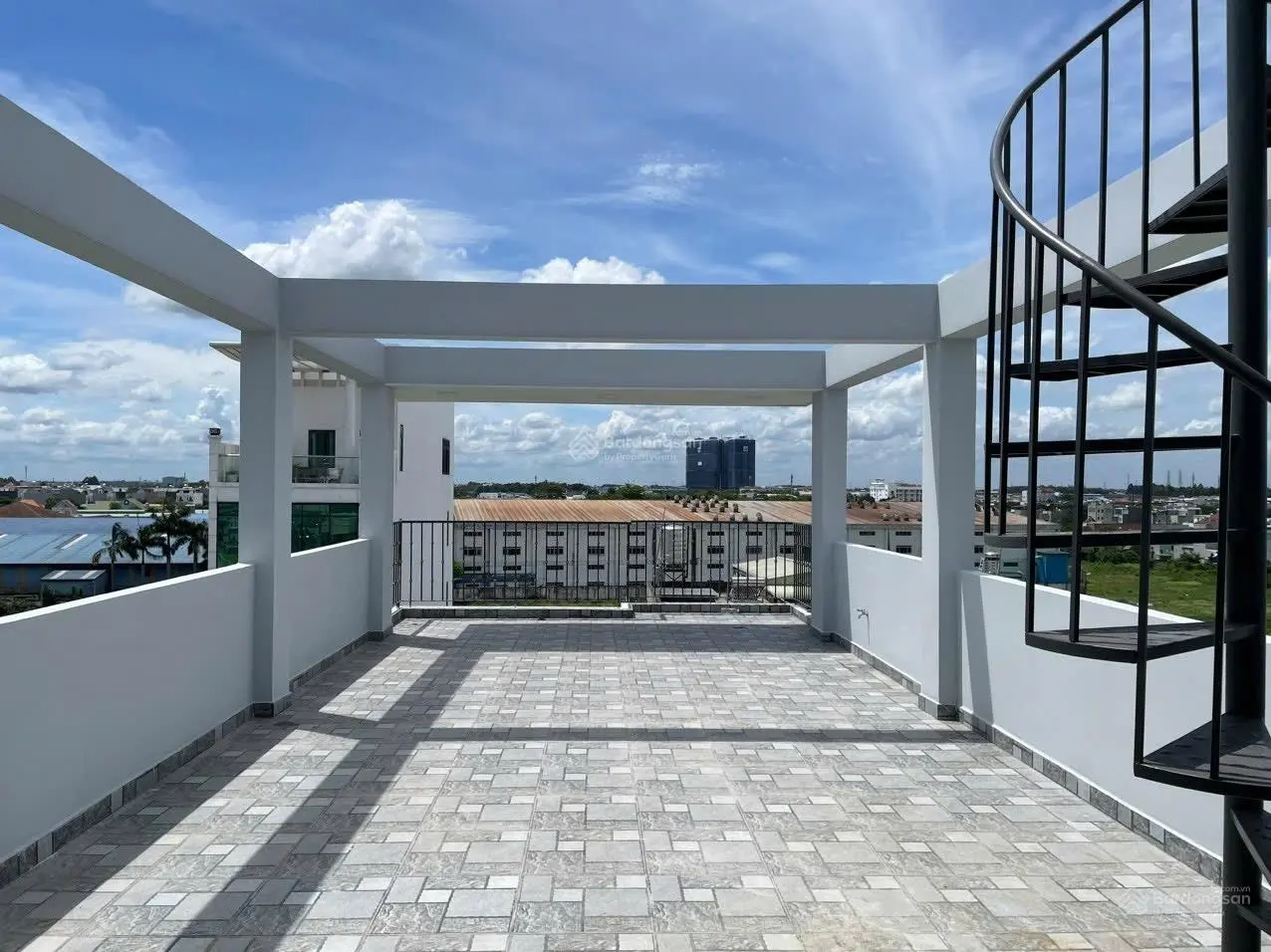 Chính chủ cần bán gấp nhà mặt tiền đường D1, KDC Việt Sing, Tp.Thuận An, Bình Dương,