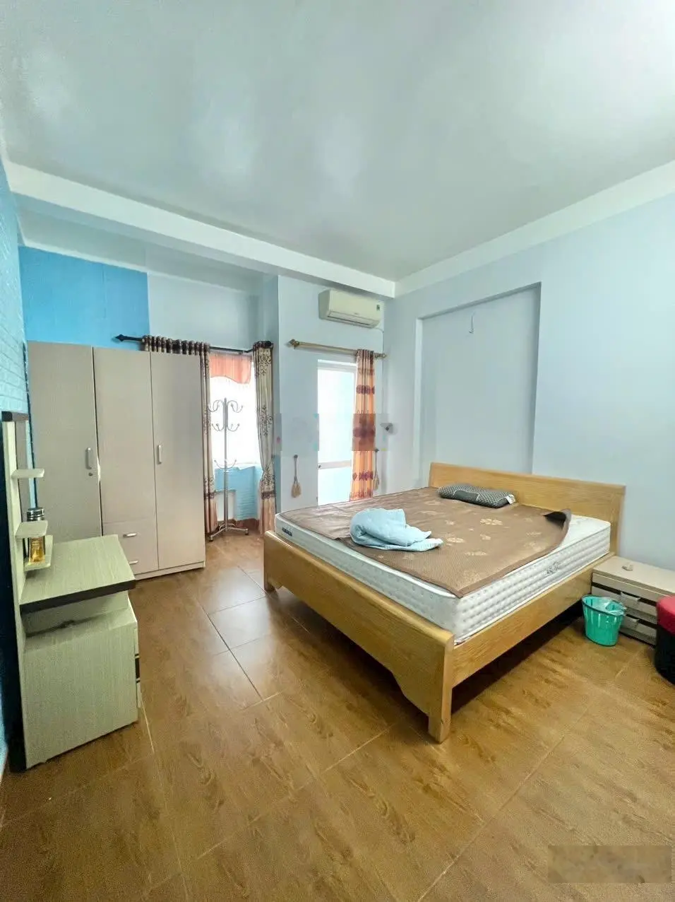 Bán nhà 4 tầng Văn Cao ô tô 7 chỗ vào nhà, 3 ô tô tránh nhau