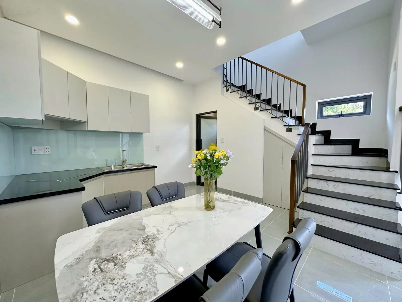 Nhà 1 mê full nội thất mới đẹp hẻm Đỗ Nhuận - mà chỉ có 2.580 tỷ
