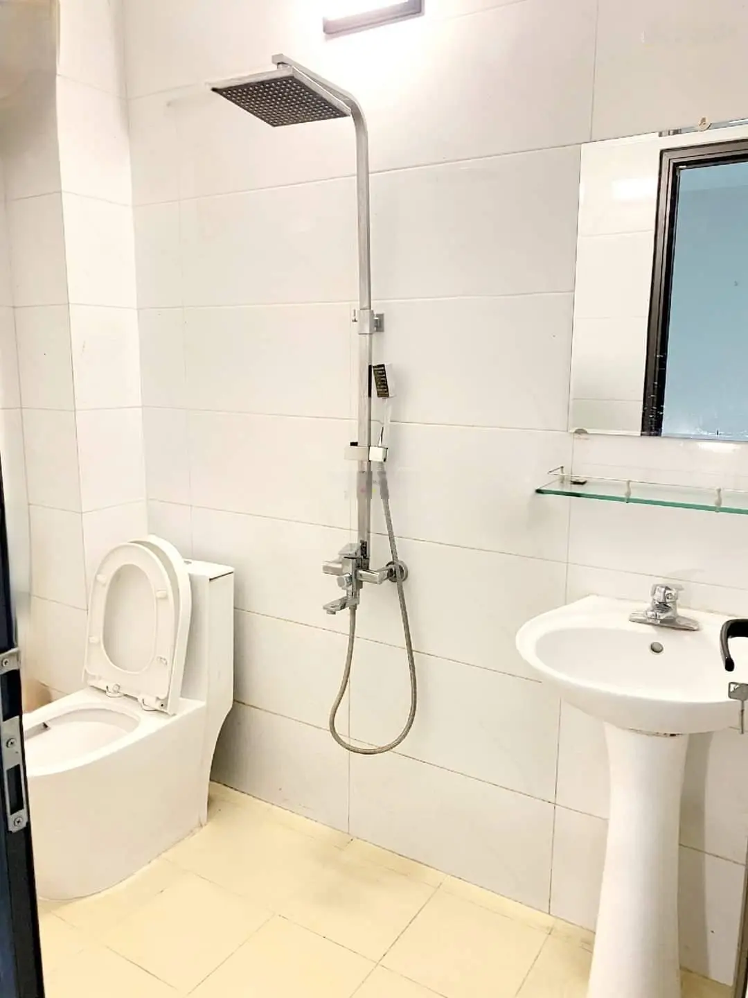 Bán nhà mặt phố Trường Chinh Quận Đống Đa Hà Nội DT 50m 5 tầng MT 4m. Giá 21,3 tỷ
