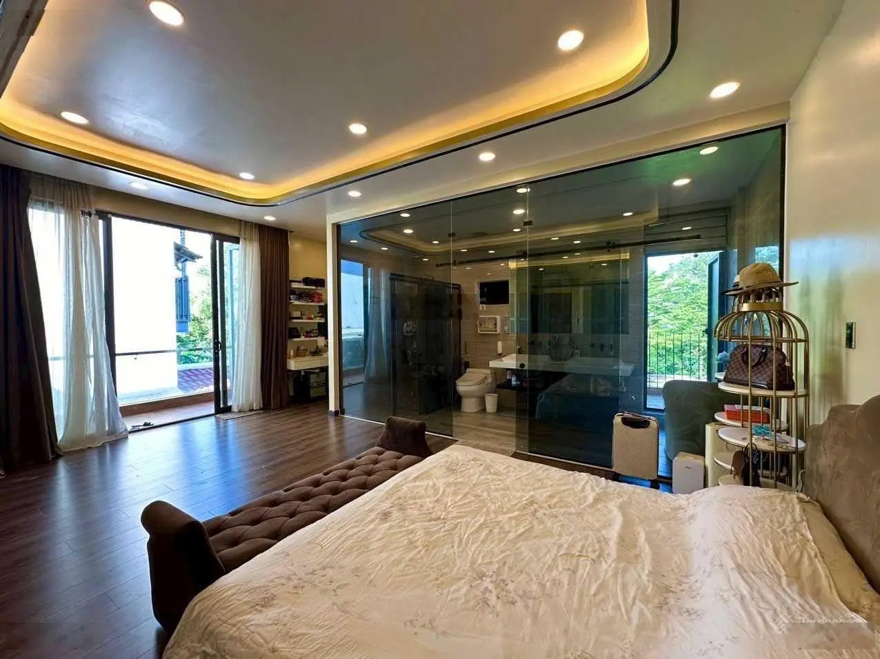 Bán Biệt thự hồ bơi khu Compound Trần Não, Bình An, Quận 2. DT 15 x 16m. 3 tầng. Giá bán 38 tỷ