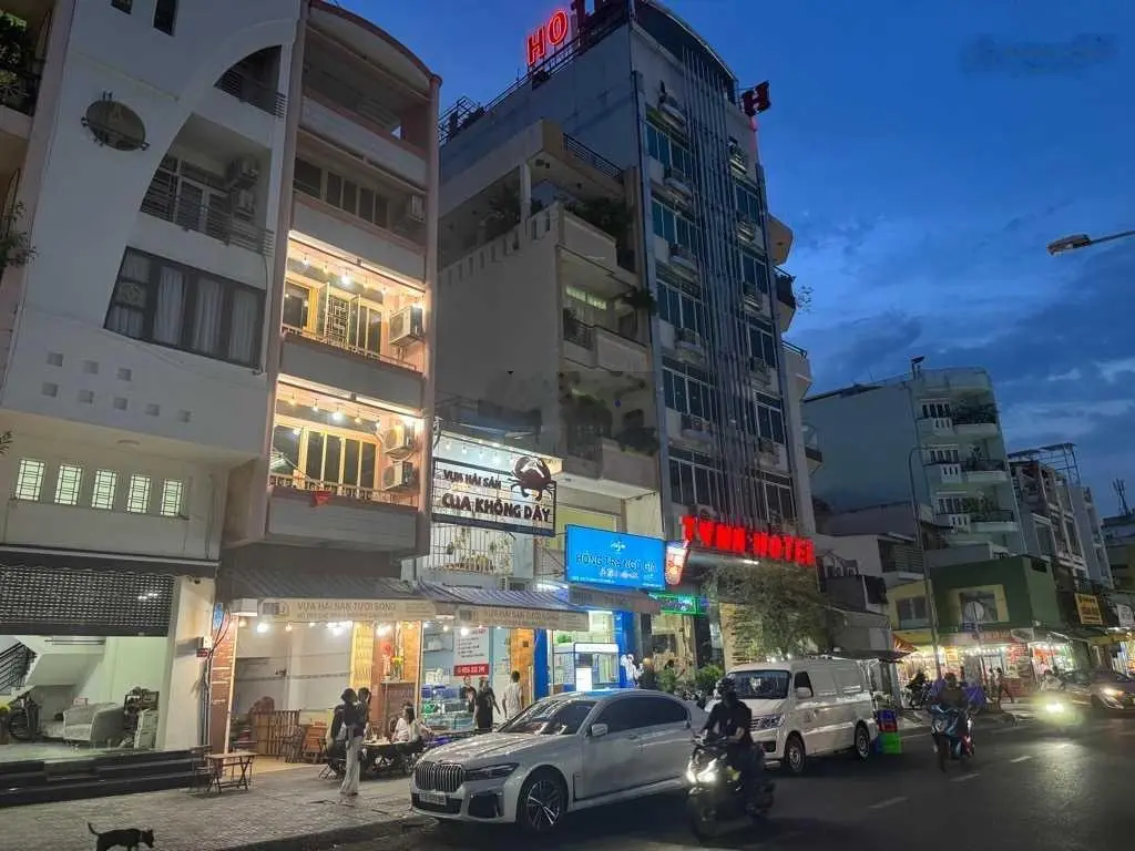 Cần bán nhanh nhà MT Cô Giang, Quận 1, 4mx14m, sổ vuông không lộ giới, 5 tầng, 35 tỷ