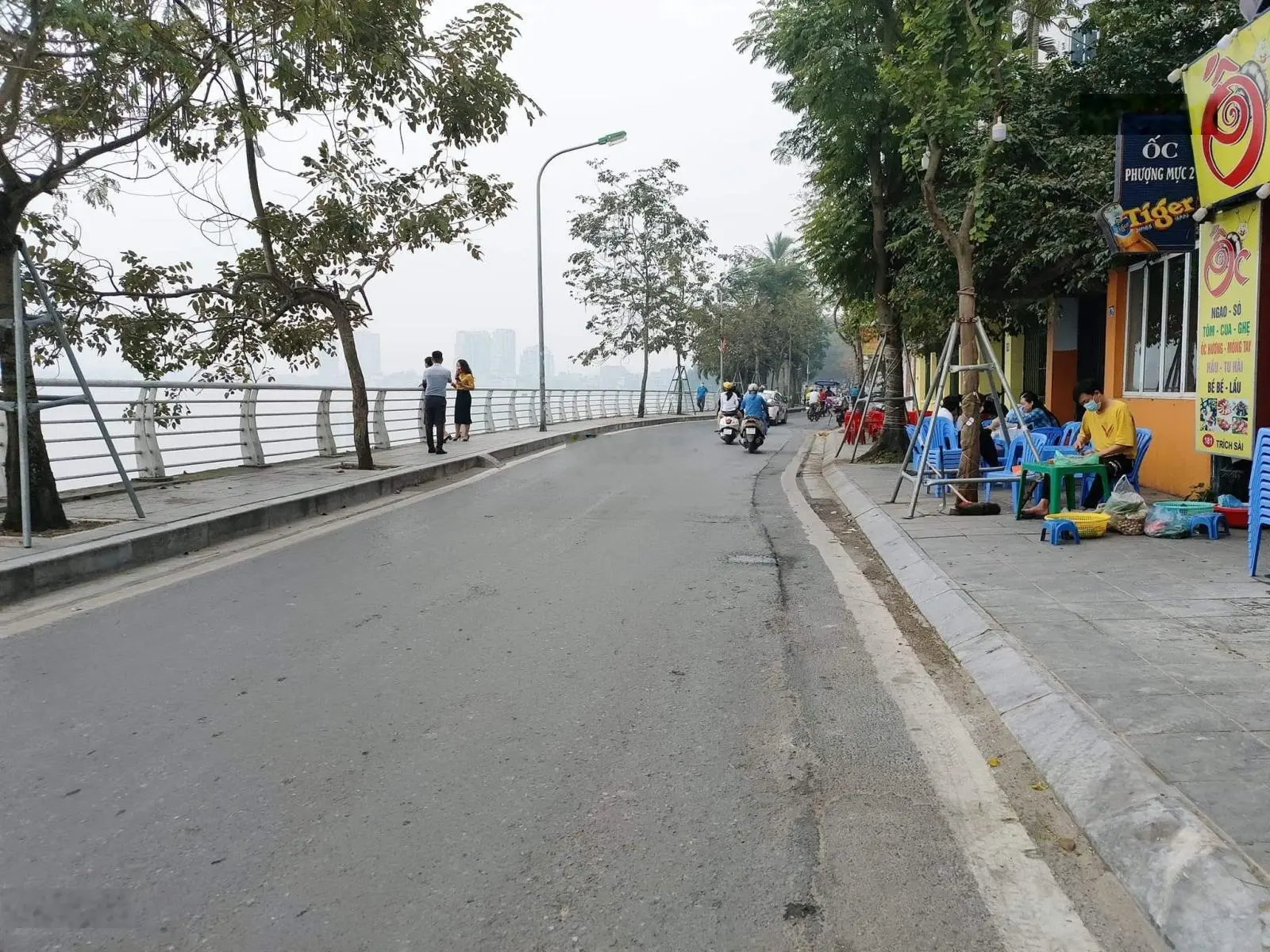 Tôi bán nhà phân lô phố Trích Sài Nguyễn Đình Thi ô tô tránh 47m2 ngõ thông KD đỉnh 6T 150m ra hồ