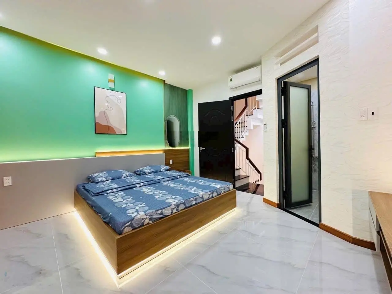 Cần tiền bán gấp nhà hẻm xe hơi Hoa Lan, Phường 7, Phú Nhuận. Giá chỉ 4,4 tỷ. 0906 806 *** Thuý Ngân