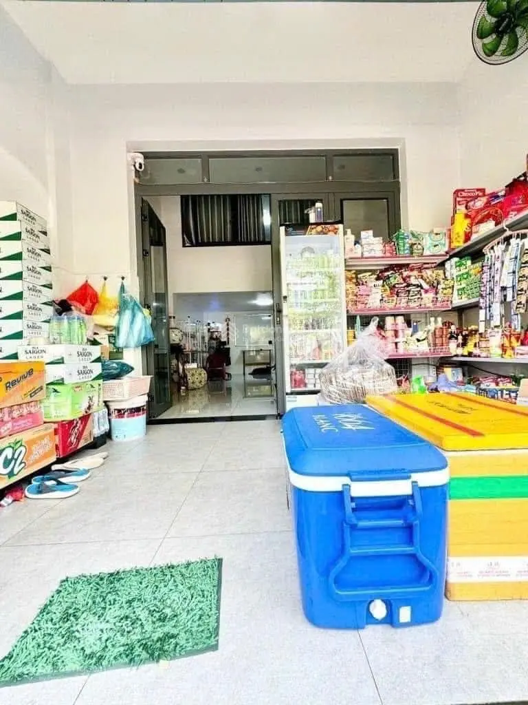 Chủ cắt lỗ 200triệu cần bán căn nhà sau chợ Bình Chánh đường Đinh Đức Thiện