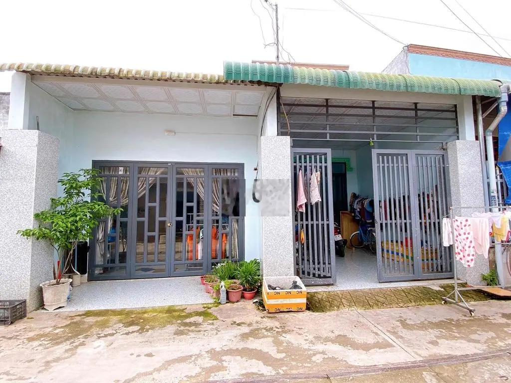 Bán 2 căn nhà dt 120m2,có 4p ngủ,trung tâm tt trảng bom,gần ql1a 200m.