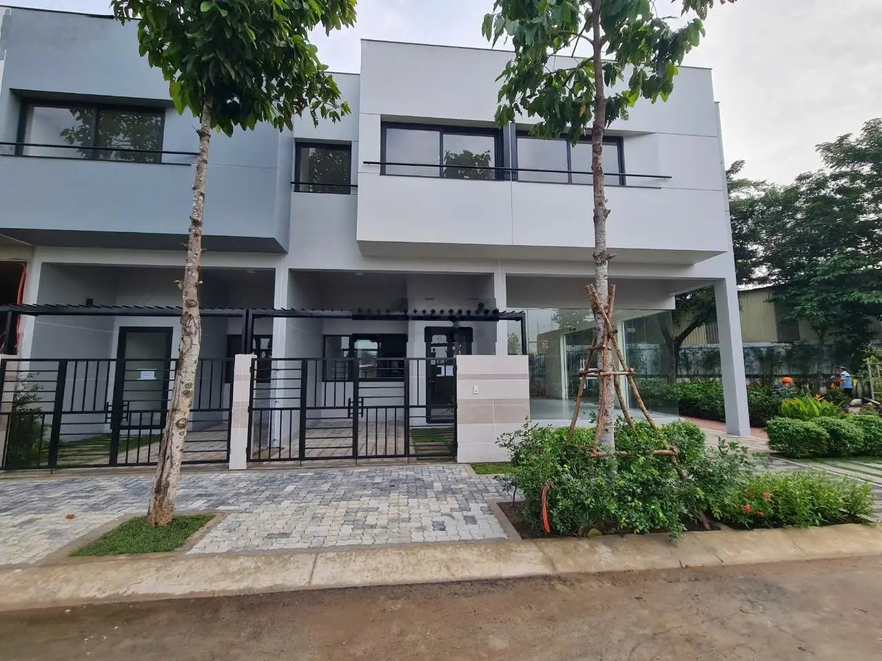 Bán nhà mặt phố 3 lầu giá 3,4 tỷ VND tại Bình Dương, diện tích 76,5 m2