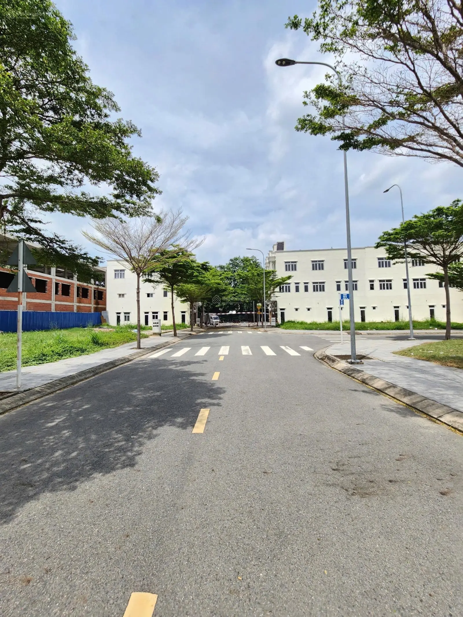 Cần ra nhanh 2 lô đất liền kề KDC Icon Central