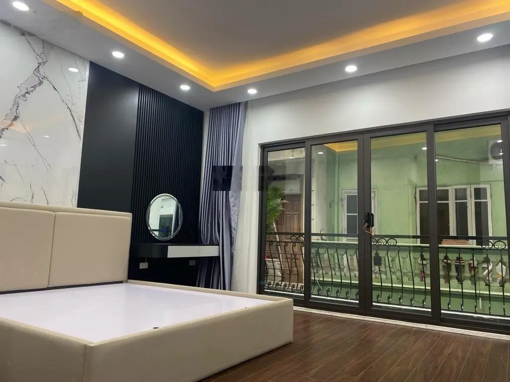 Sao phải về quê? Nhà phố đẹp, rộng rẻ đây ạ! Duy nhất Minh Khai 1 căn 49.8m2, MT 5m 9.8tỷ thang máy