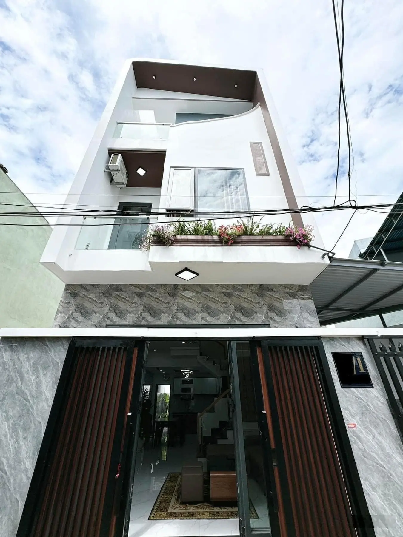Bán gấp nhà gần nhà sách Văn Lang, Ba Vân, Phường 13, Tân Bình. Giá chỉ 3,89 tỷ. 0906 806 *** Ngân