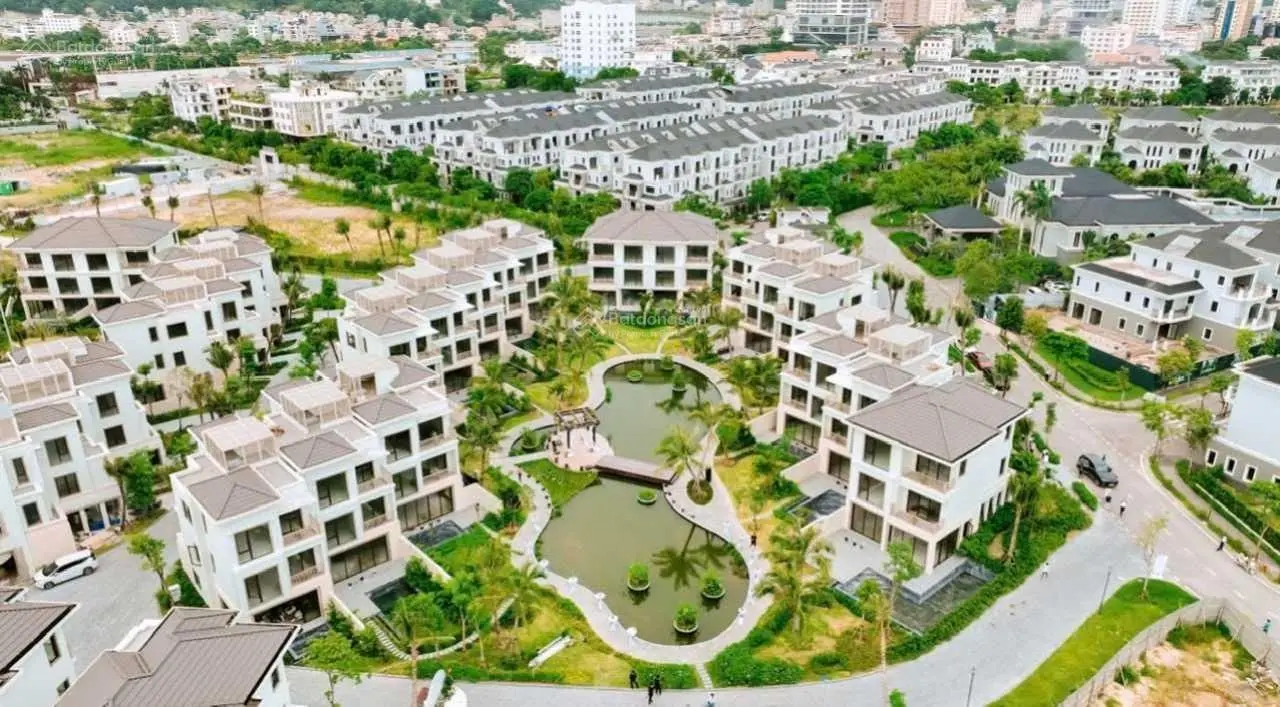 Biệt thự khép kín - mặt Vịnh Hạ Long - sở hữu lâu dài. Giá đầu tư